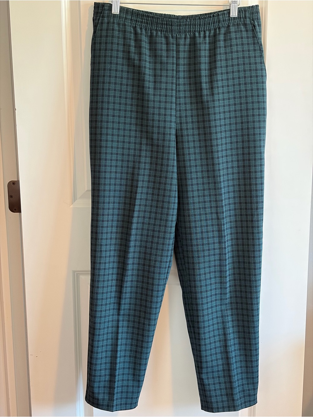 Bobbie Brooks Green and Black Plaid Elastic-Waist Pants